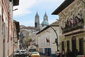 0002 Quito albergo 300