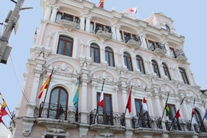 0002 Quito albergo 300